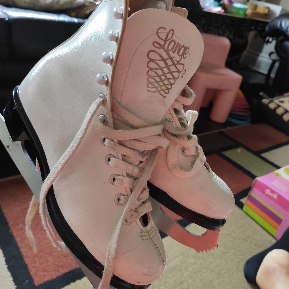 EUC figure skates